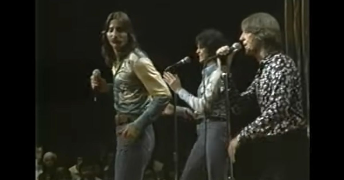 Three Dog Night – Old Fashioned Love Song
